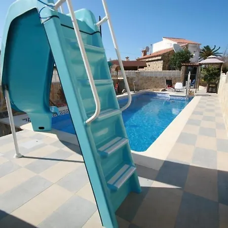 In Denia Mit Grill, Gemeinschaftlichem Pool Und Garten Holiday home *