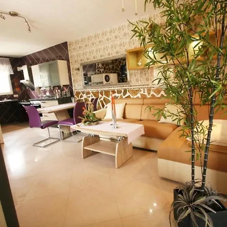 Holiday home In Denia Mit Grill, Gemeinschaftlichem Pool Und Garten